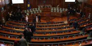 Kuvendi mban seancë solemne për Ditën Memoriale të të mbijetuarve të dhunës