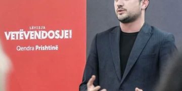 Azemi reagon pas dënimit: Sistemi i drejtësisë liron terroristë serbë, dënon aktivistë shqiptarë