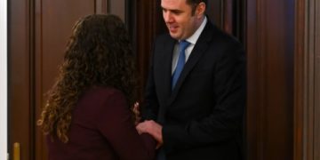 LDK-ja hap dyert për Vjosa Osmanin: Synojmë kthimin e të gjithë anëtarëve