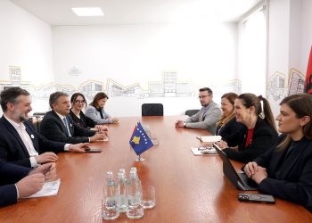 Shqipëri–Kosovë forcojnë bashkëpunimin në arsim, nis Olimpiada e përbashkët