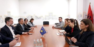 Shqipëri–Kosovë forcojnë bashkëpunimin në arsim, nis Olimpiada e përbashkët