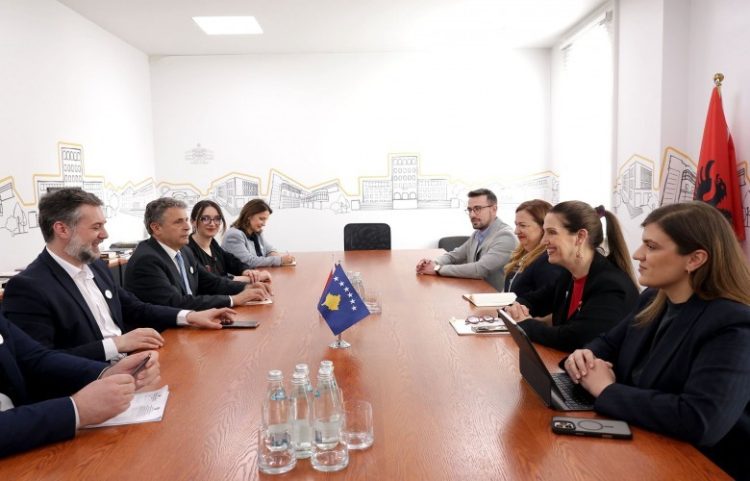 Shqipëri–Kosovë forcojnë bashkëpunimin në arsim, nis Olimpiada e përbashkët