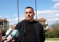 Djali i një dëshmori kundërshton hyrjen e Përparim Ramës në varrezat e dëshmorëve (video)