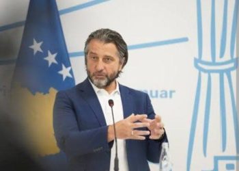 Djali i dëshmorit shpjegon pse u përpoq t’ia ndalojë hyrjen Ramës në varrezat e dëshmorëve