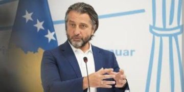 Djali i dëshmorit shpjegon pse u përpoq t’ia ndalojë hyrjen Ramës në varrezat e dëshmorëve