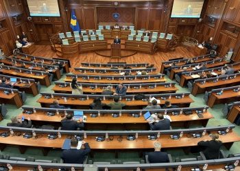 Energjia elektrike përplas pushtetin dhe opozitën në Kuvend