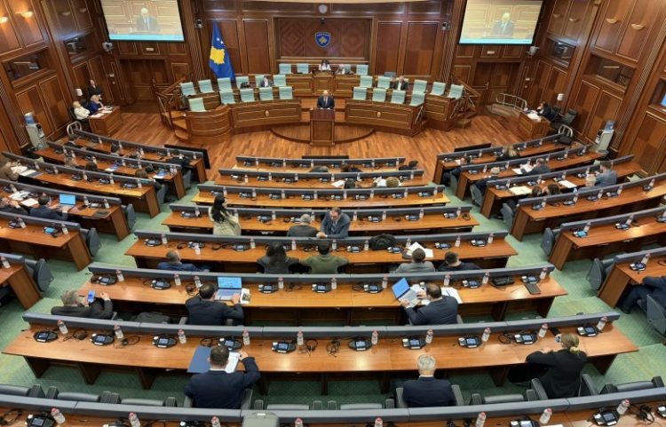 Energjia elektrike përplas pushtetin dhe opozitën në Kuvend