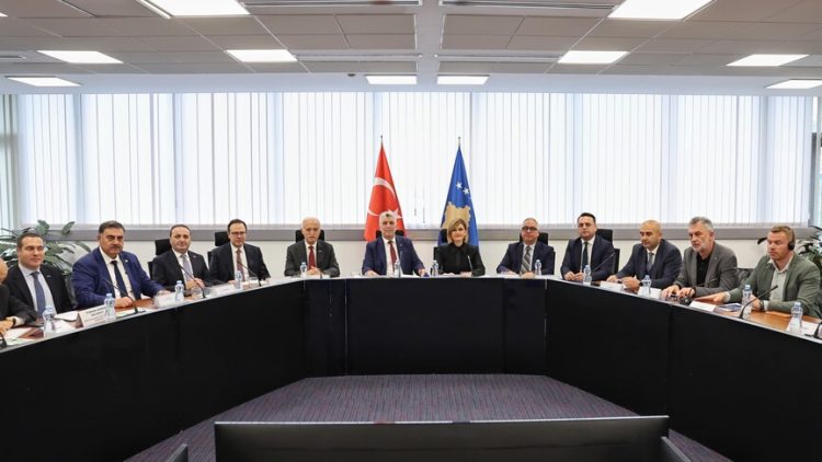 Kusari-Lila në takim me homologun turk Bolat: Marrëdhëniet Kosovë-Turqi të forta dhe me besim të ndërsjellë