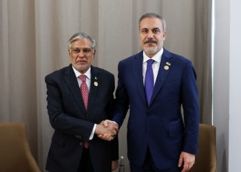 Kryediplomatët e Turqisë dhe Pakistanit diskutojnë për bisedimet SHBA-Iran