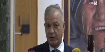 Bardiqi kërkon falje për mesazhin `po e votojmë karate`