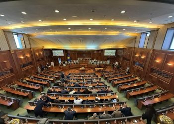 Seanca për zgjedhjen e presidentit shtyhet për në orën 19:00