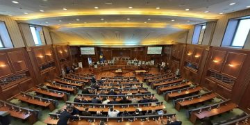 Seanca për zgjedhjen e presidentit shtyhet për në orën 19:00