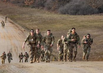 Kryetari i Komitetit Ushtarak të NATO-s: Nuk ka plan për reduktim të trupave në Kosovë