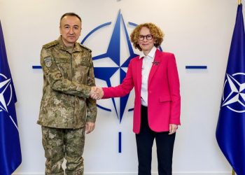 Shekerinska takim me Ulutashin në Bruksel: NATO-ja e përkushtuar ndaj stabilitetit në Ballkanin Perëndimor