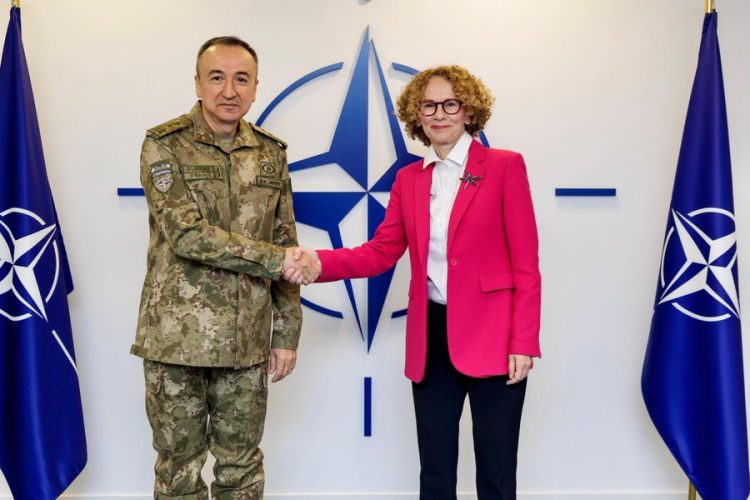Shekerinska takim me Ulutashin në Bruksel: NATO-ja e përkushtuar ndaj stabilitetit në Ballkanin Perëndimor
