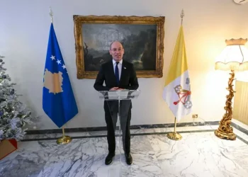 U shkarkua nga detyra, reagon “me përvujtëni” ambasadori Miftari