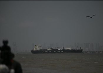 Irani: Ngushtica e Hormuzit është plotësisht nën kontrollin tonë