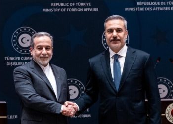 Shefat e diplomacisë turke dhe iraniane diskutojnë zhvillimet e fundit në bisedimet mes Teheranit dhe Washingtonit
