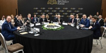 Zyrtarë të Ballkanit Perëndimor në ADF: Besim dhe lidhshmëri për të siguruar paqe të qëndrueshme