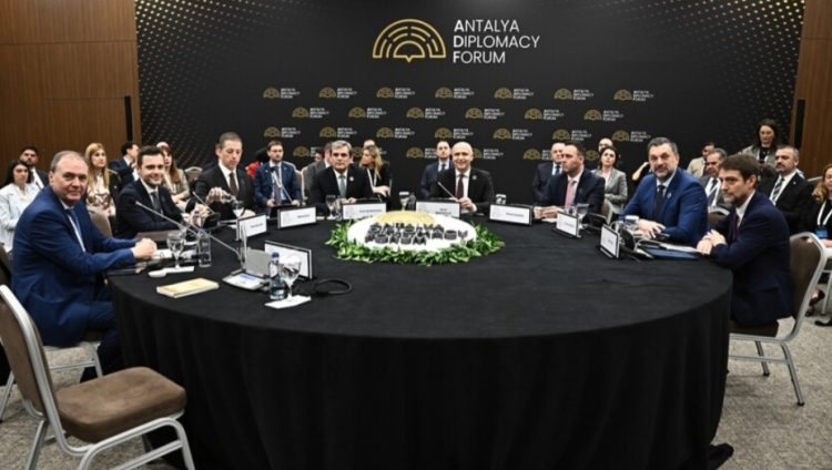 Zyrtarë të Ballkanit Perëndimor në ADF: Besim dhe lidhshmëri për të siguruar paqe të qëndrueshme