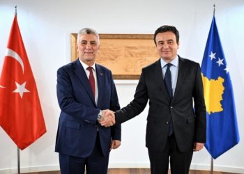 Kryeministri Kurti priti në takim ministrin e Tregtisë të Turqisë, Bolat