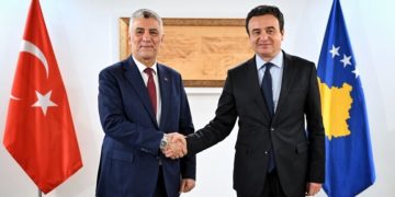 Kryeministri Kurti priti në takim ministrin e Tregtisë të Turqisë, Bolat