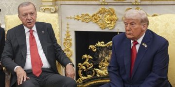 Erdogan bisedë telefonike me Trumpin, të shtënat në darkën e Shtëpisë së Bardhë i quan një “akt të urryer”