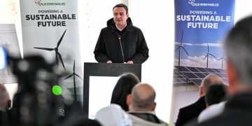 Kurti vizitoi punimet në parkun e erës në Zatriq të komunës së Rahovecit