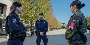 KFOR: Ushtarë çekë, moldavë dhe italianë patrullojnë për siguri dhe lëvizje të lirë në Kosova
