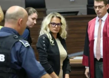 Mbahet seanca ndaj të akúzuarës për spíunazh Jelena Gjukanoviq, Prokuroria kërkon 25 vjet búrgim