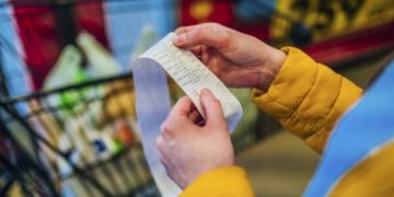 Shtrenjtohet pemët, perimet e mishi, ASK njofton për rritje të inflacionit: 6.7% për një vit, 1.5% vetëm nga muaj i kaluar