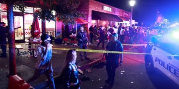 Të shtëna me ar*më zjarri afër një Universiteti në ShBA, 9 persona të pl@gosur