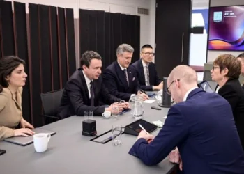 Kurti takon presidenten e BERZh-it, diskutojnë për bashkëpunimin në energji dhe në infrastrukturë