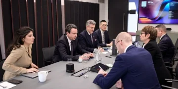 Kurti takon presidenten e BERZh-it, diskutojnë për bashkëpunimin në energji dhe në infrastrukturë