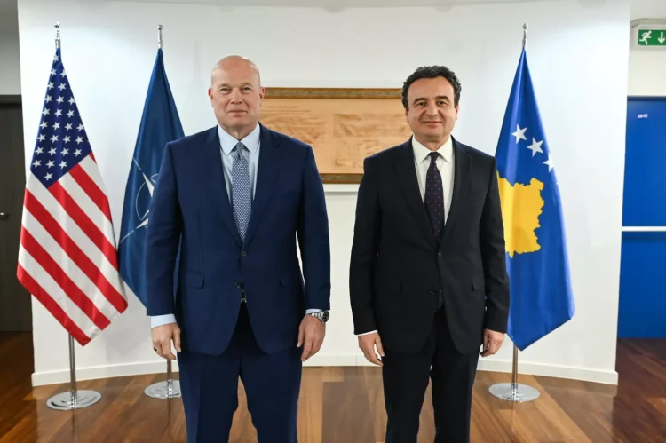 Kryeministri Kurti takon ambasadorin e SHBA-së në NATO, Whitaker