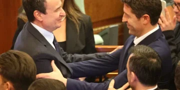 Deputeti i LVV-së: Aktivistët tanë u dënuan, por jo edhe këŕcënuesit me jetë të Albin Kurtit