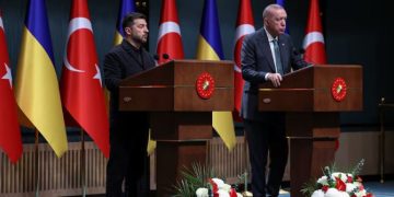 Në Stamboll, Zelensky premton bashkëpunim më të madh në siguri me Turqinë