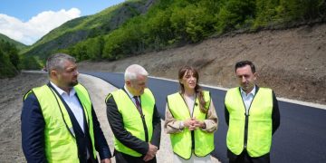 Haxhiu: Rrugët janë lidhje mes njerëzve dhe dëshmi e pranisë së shtetit