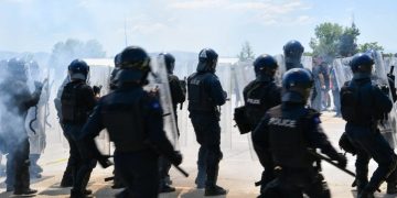 65 zyrtarë policorë trajnohen për “Ballafaqimin me turma” në Vrellë