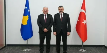 Sveçla pritet nga homologu turk, kërkon avancim të bashkëpunimit për siguri
