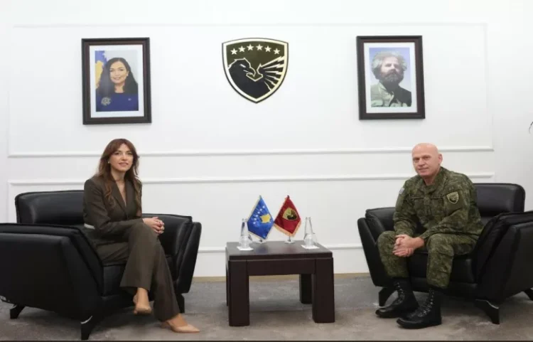 Jashari e Haxhiu diskutojnë zhvillimin dhe avancimin e Forcës drejt NATO-s