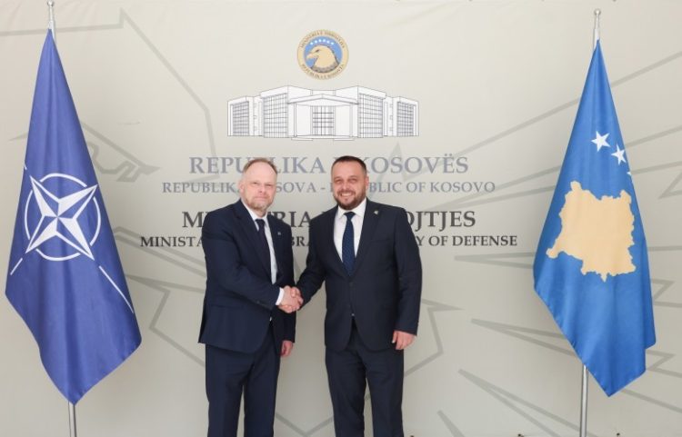 Maqedonci takon zyrtarin për Partneritete në NATO
