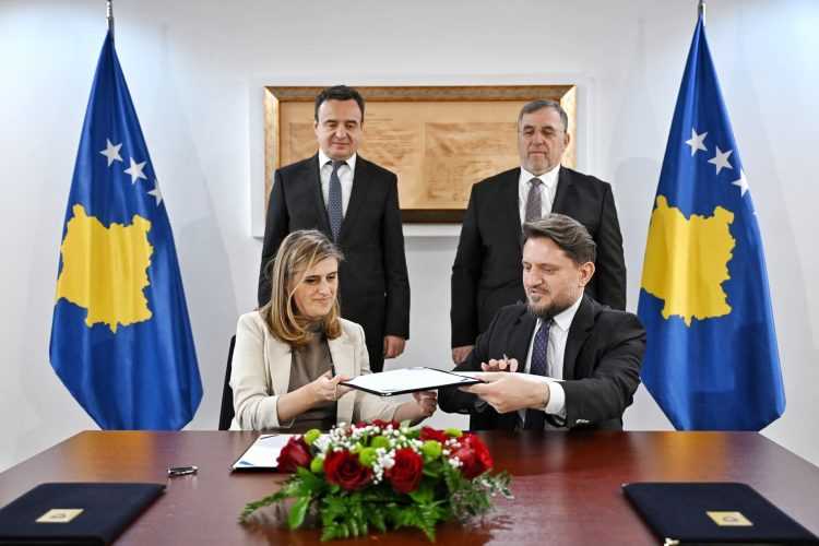 Serbët e doʻgjën në lúftë, Kurti njofton marrëveshjen për rindërtimin e Xhamisë së Ibrit