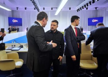 Kurti takoi Zelenskyn në Samitin e 8-të të Komunitetit Politik Europian