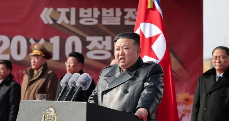 Koreja e Veriut ndryshon Kushtetutën: Nëse vrítet Kim Jong Un, do hidhet boloʻmba bërthamore
