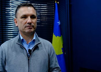 Shpërthen ish-deputeti i LDK-së: ‘Zgjedhjet nuk fitohen duke futur në listë prostituta politike, maniak seksual e shërbëtor të PDK-VV’