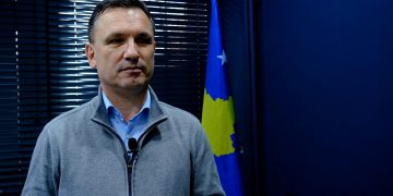 Shpërthen ish-deputeti i LDK-së: ‘Zgjedhjet nuk fitohen duke futur në listë prostituta politike, maniak seksual e shërbëtor të PDK-VV’