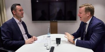 Emisari Sorensen flet me Konjufcën për hapat e ardhshëm në dialogun me Serbinë