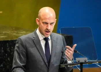 Franca do të nisë mision “mbrojtës” në Ngushticën e Hormuzit