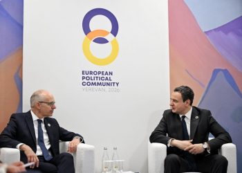 Kurti takohet me kryeministrin e Luksemburgut, e falënderon për mbështetje